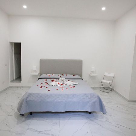 Metro Stazione-Duomo 500M -Appartamento Centrale Ed Elegante Napoli Eksteriør billede