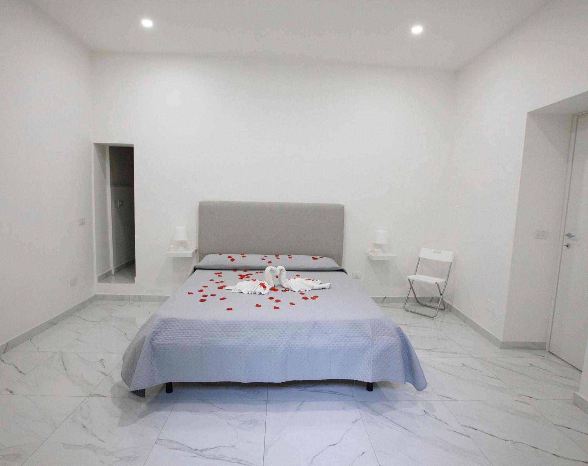 Metro Stazione-Duomo 500M -Appartamento Centrale Ed Elegante Napoli Eksteriør billede